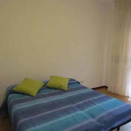 Intimate In A Modern Lägenhet